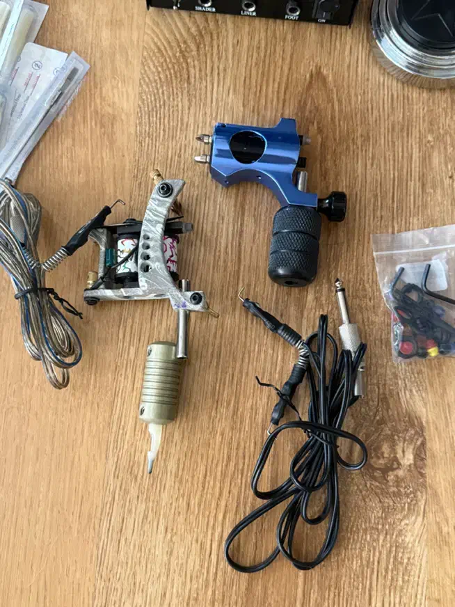 ۲ دستگاه کامل تتو|آرایشگاه و سالن‌های زیبایی|اصفهان, شمس آباد|دیوار