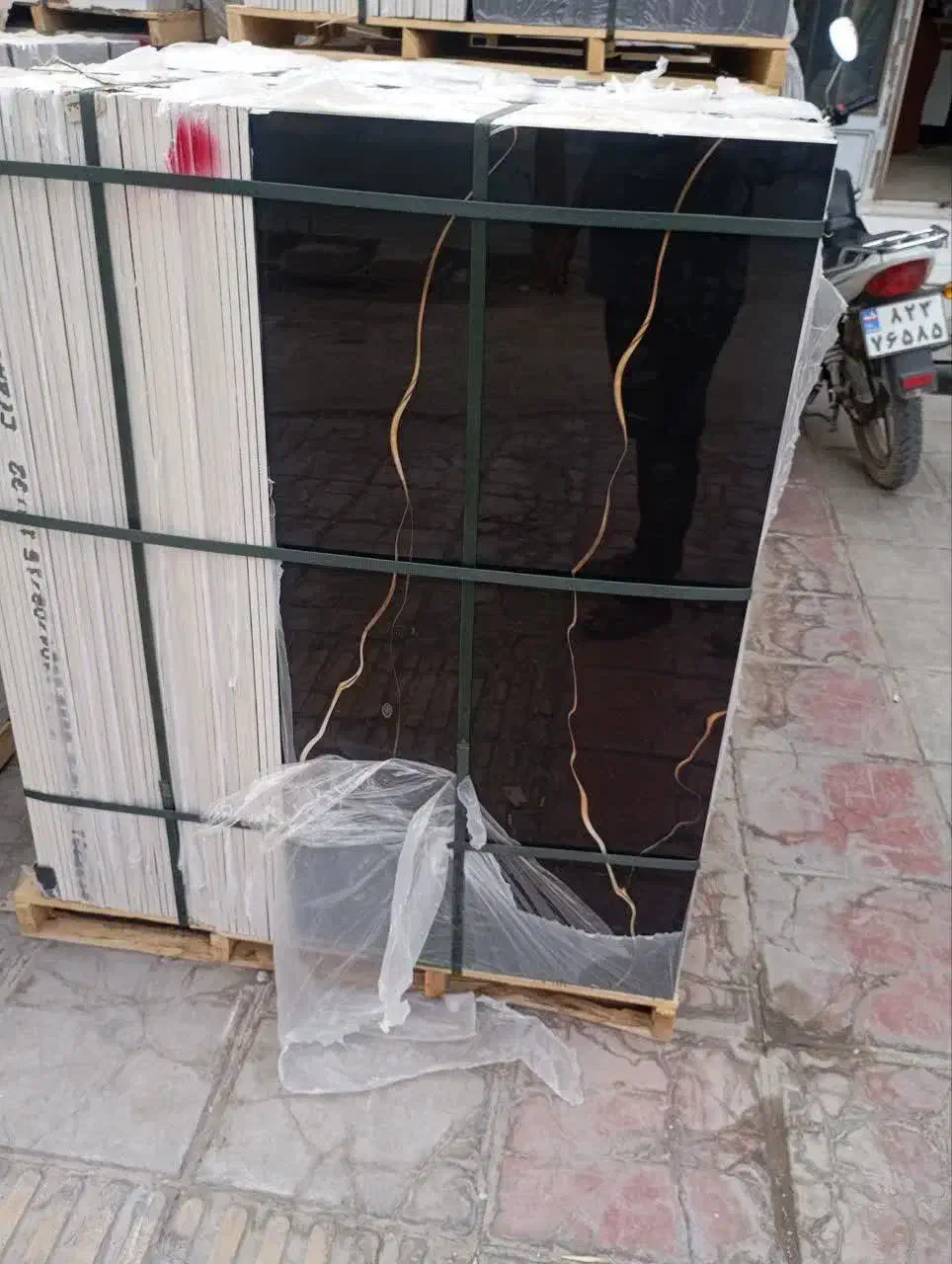 پخش عمده و خرده (به قیمت عمده ) درکاشی معین|عمدهفروشی|زارچ, |دیوار