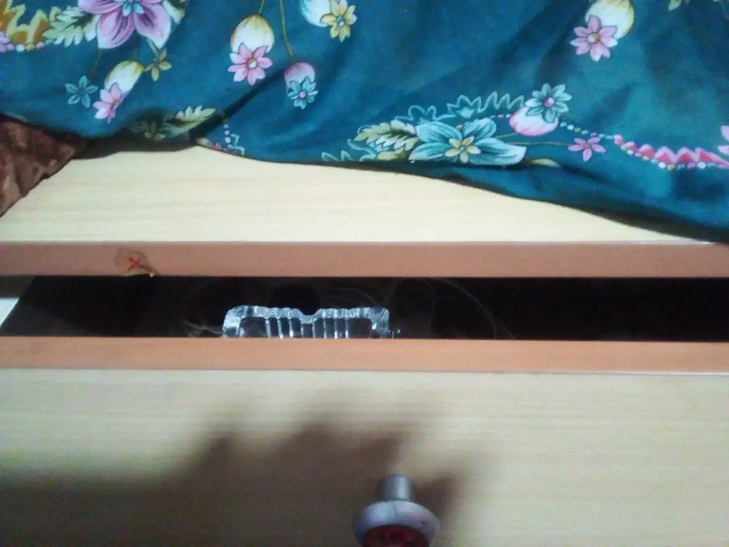 تخت‌بیمار‌.خشک‌.|تشک تختخواب|زاهدان, |دیوار