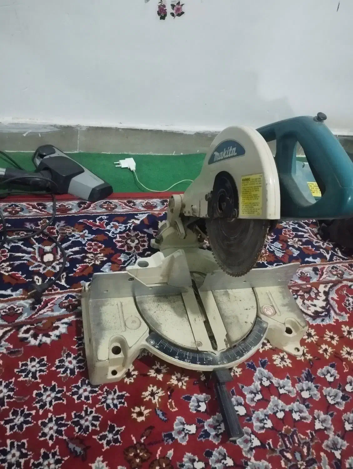 فارسی بر ماکیتا اصل|ابزارآلات|عجب شیر, |دیوار