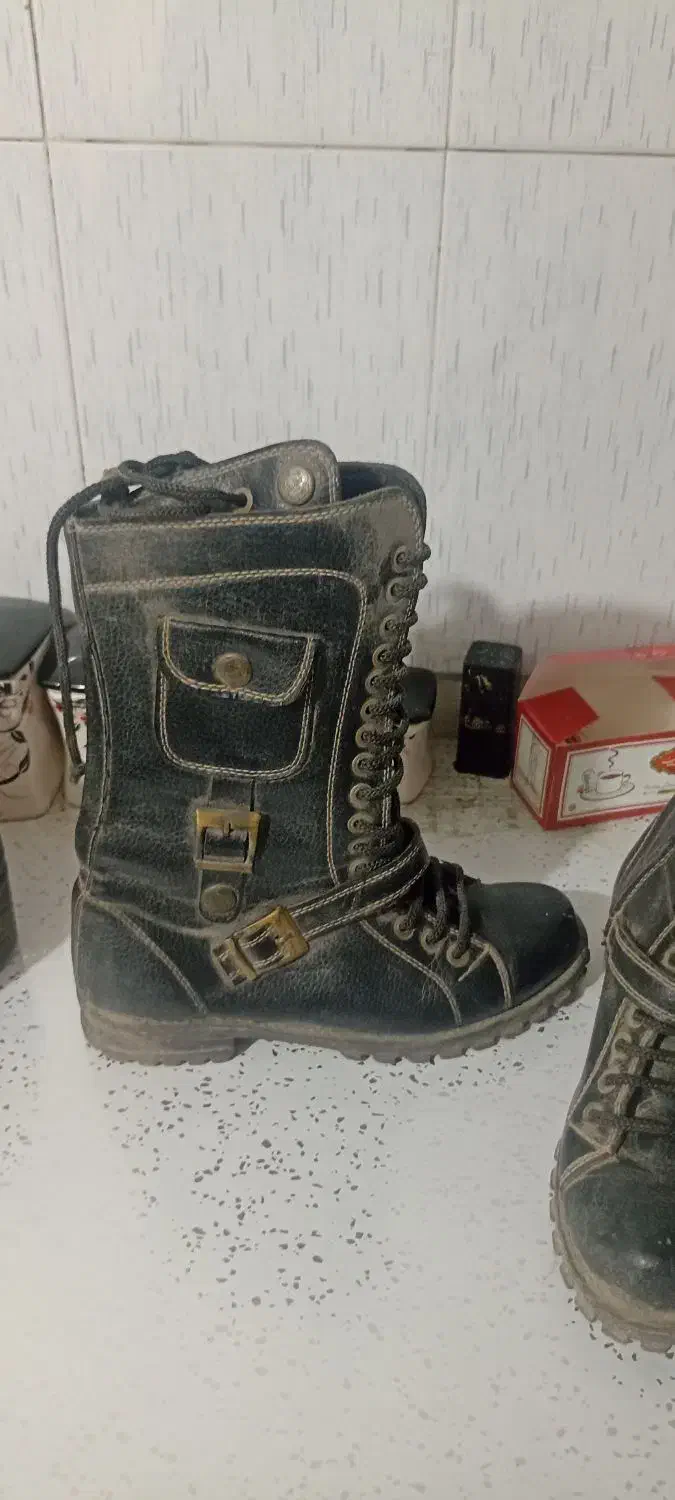 چکمه.کفش|کیف، کفش، کمربند|مشهد, دریادل|دیوار