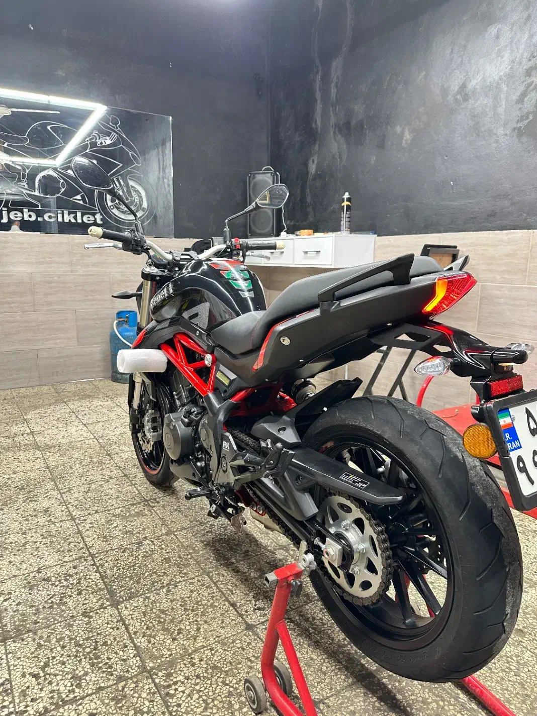 بنلی 300 پابه خشک|موتورسیکلت|گنبد کاووس, |دیوار