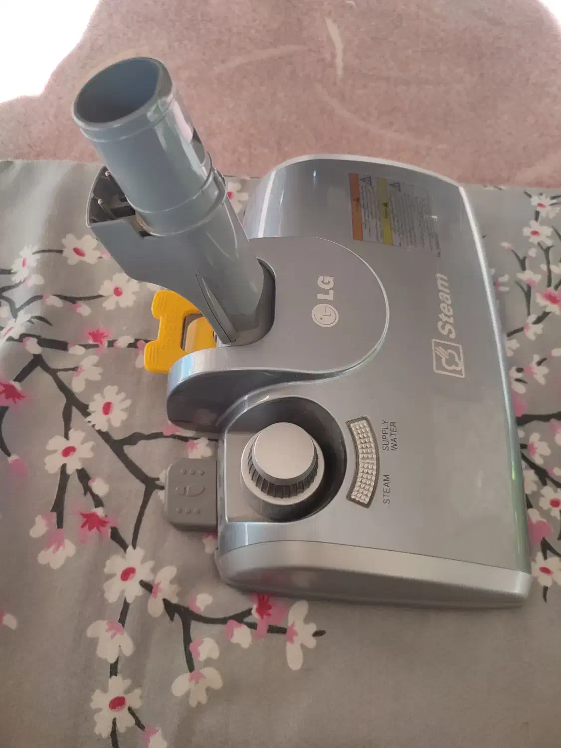 برس جاروبرقی(بخار) LG برس جاروبرقی|جاروبرقی، جارو شارژی، بخارشو|لنجان, |دیوار