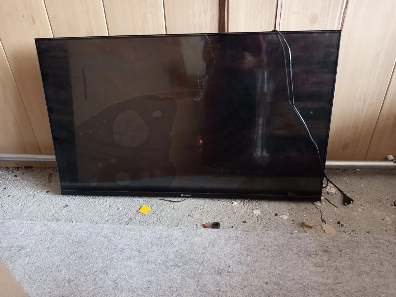 تلویزیون اسنوا|تلویزیون و پروژکتور|سیلوانه, |دیوار