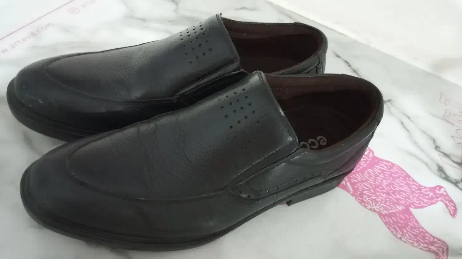 کفش|کیف، کفش، کمربند|آمل, |دیوار