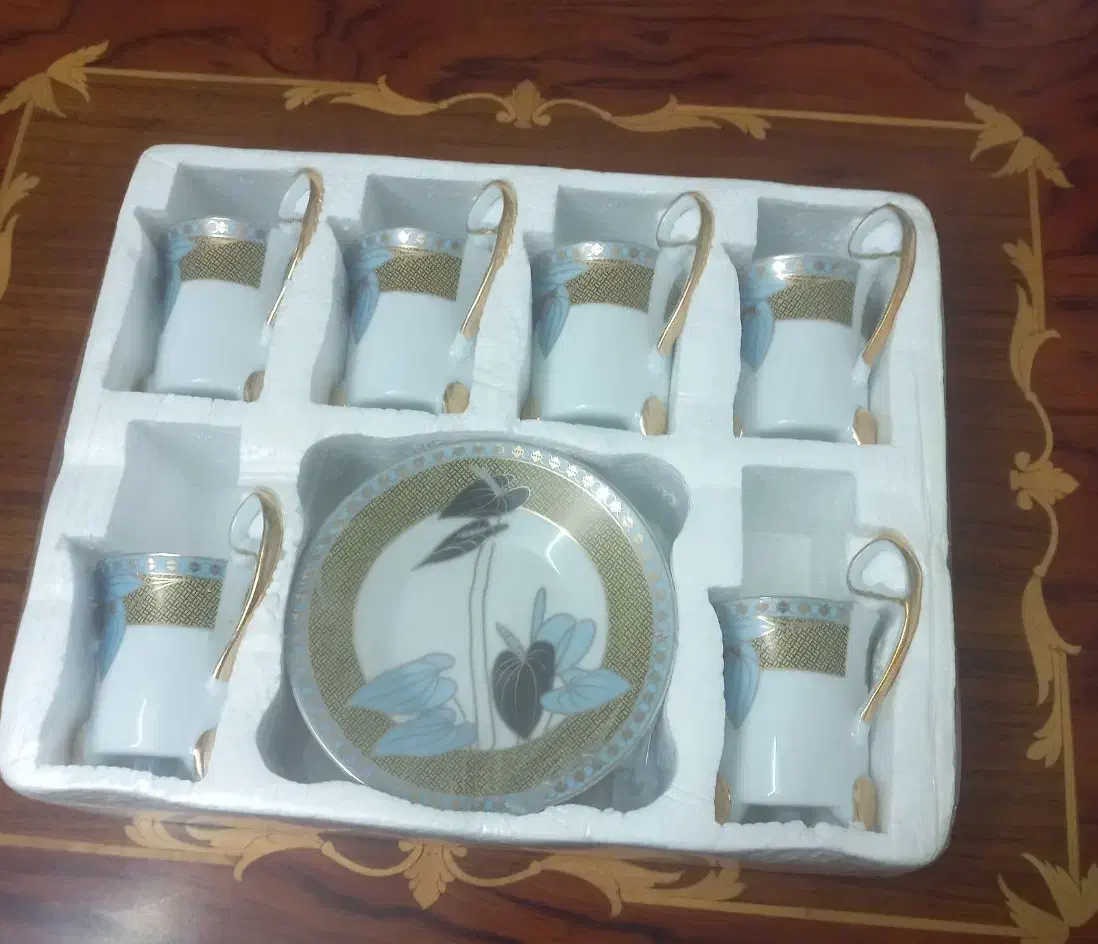 فنجان و نعلبکی نو|ظروف سرو و پذیرایی|ری, جوانمرد قصاب|دیوار