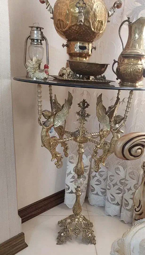 میز فرشته برنز و سماور طلایی گازی|کلکسیون اشیاء عتیقه|قم, پردیسان|دیوار