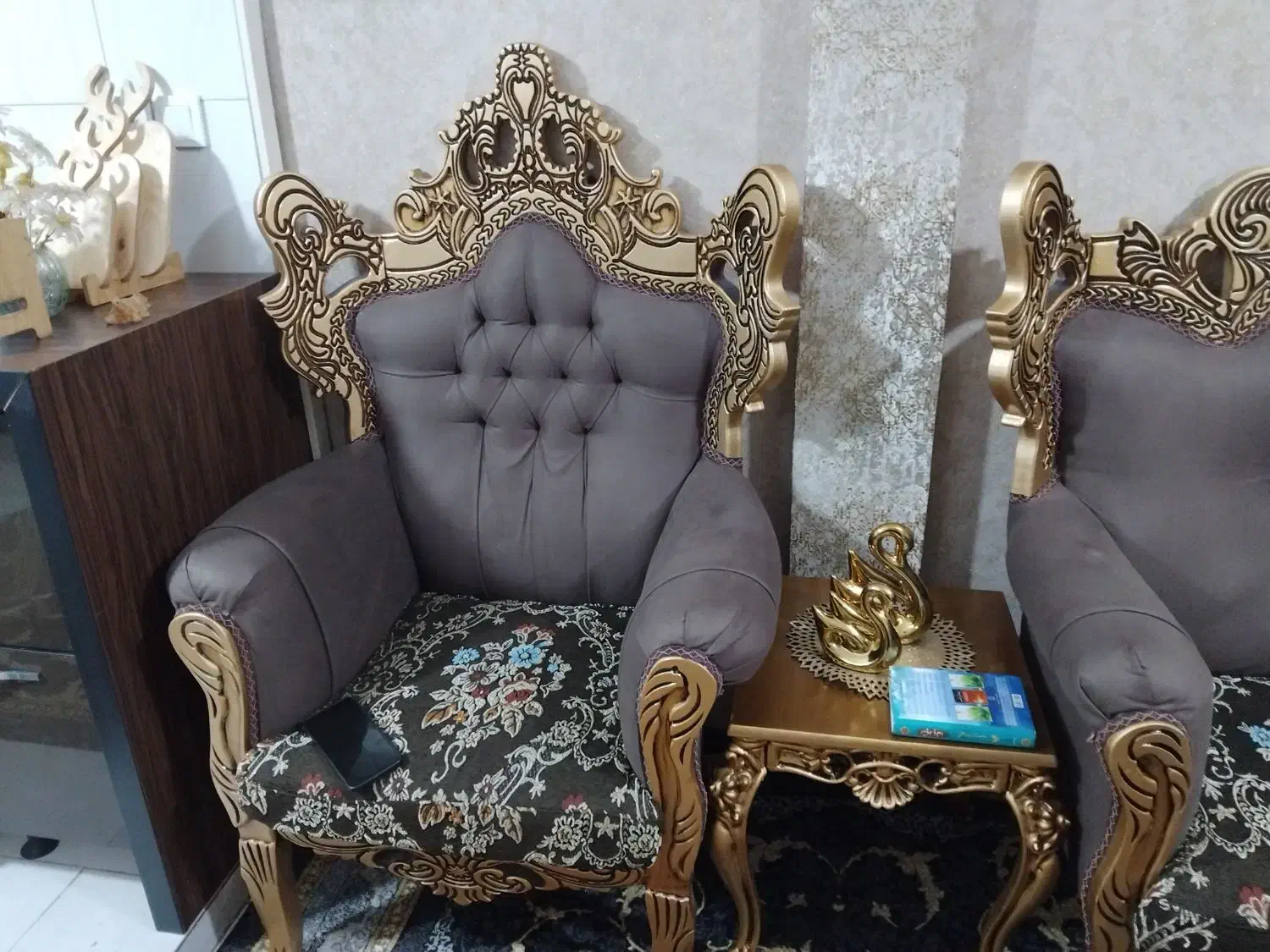 مبلمان ۷ نفره سلطنتی|مبلمان خانگی و میز عسلی|بومهن, |دیوار