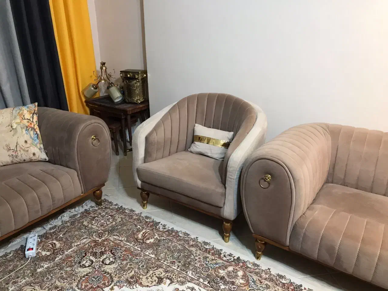 مبلمان ۷نفره به همراه میز ناهارخوری ۶نفره|مبلمان خانگی و میز عسلی|مشکین‌دشت, |دیوار