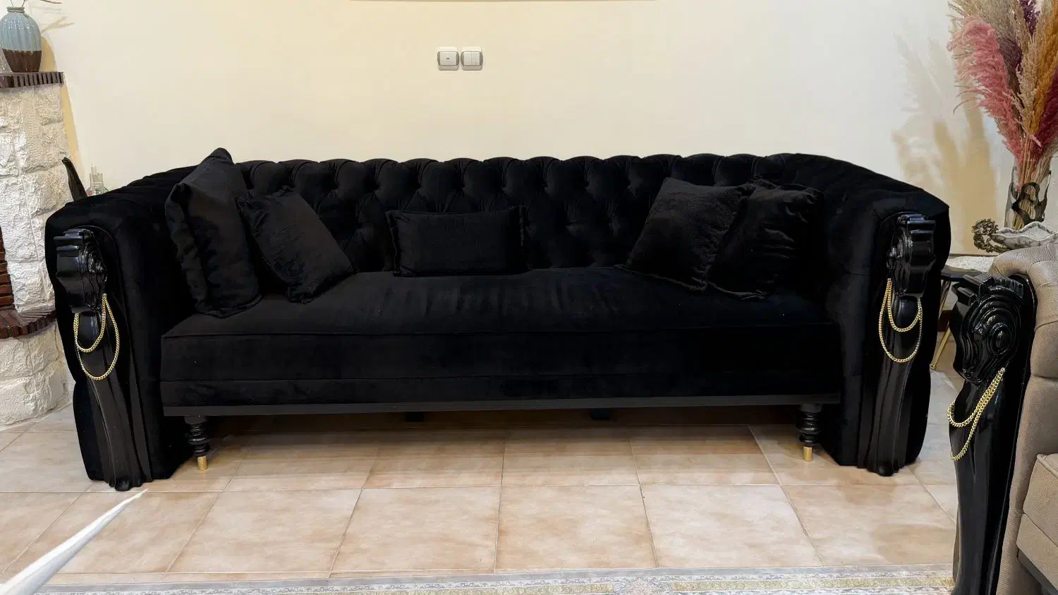 مبل نئوکلاسیک چستر بلک هورس|مبلمان خانگی و میز عسلی|ساری, |دیوار