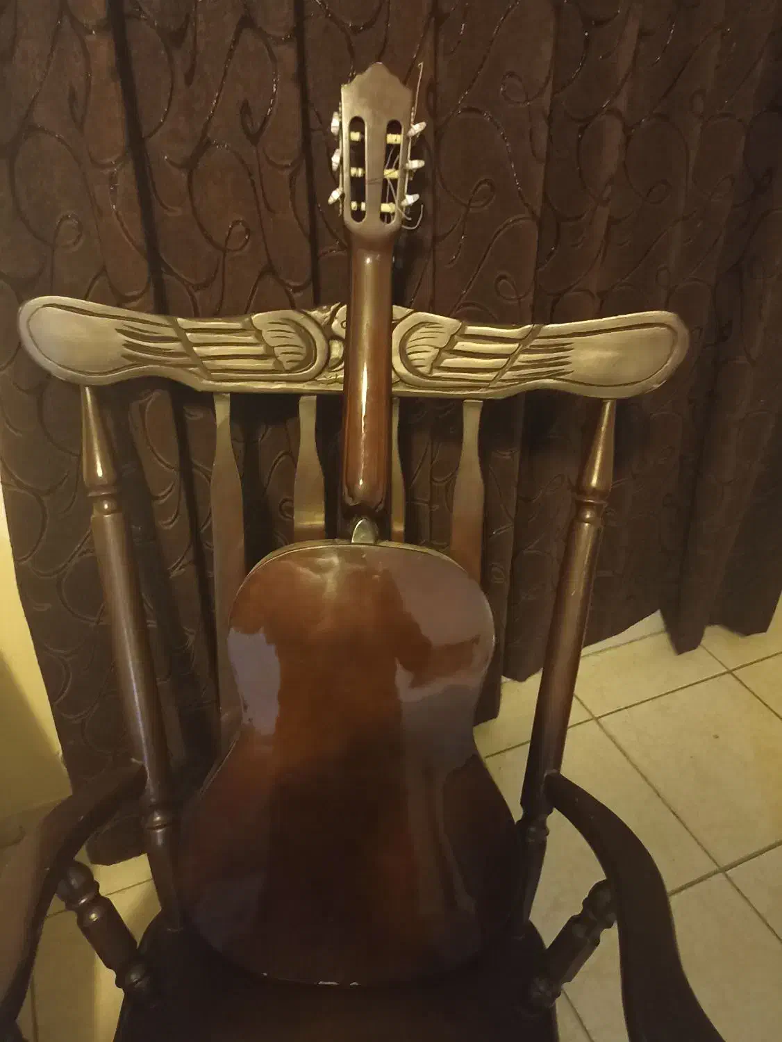 گیتار کلاسیک|گیتار، بیس، امپلیفایر|پرند, فاز ۵|دیوار