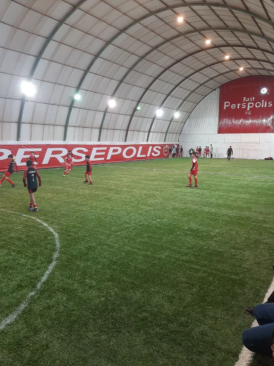 اجاره و رزرو چمن مصنوعی سرپوشیده|اجارهٔ کوتاهمدت دفتر کار و فضای آموزشی|مشهد, وکیلآباد|دیوار