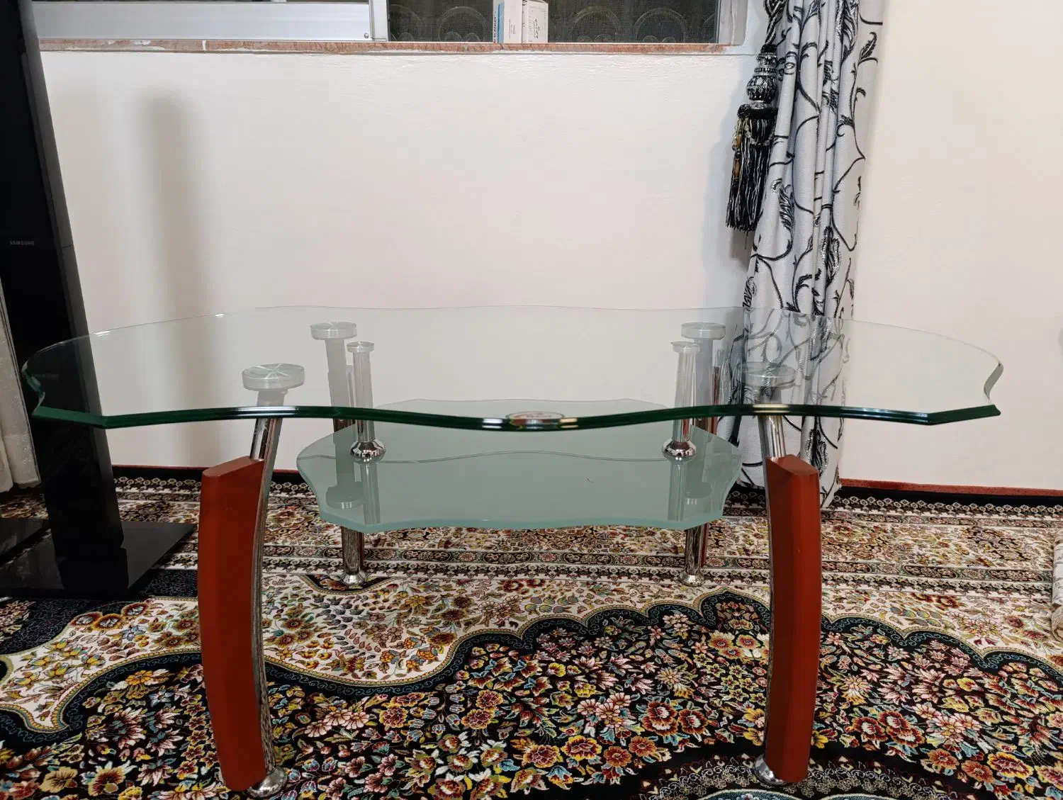 میز عسلی شیشه ای پایه فلزی|مبلمان خانگی و میز عسلی|نشتارود, |دیوار