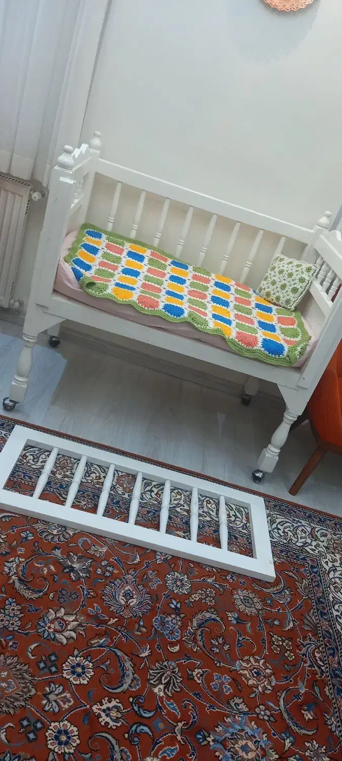 تخت چوبی دست ساز کودک|تخت و صندلی بچه|تهران, جنت‌آباد مرکزی|دیوار