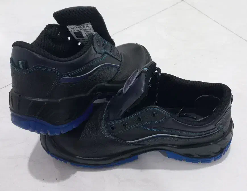 کفش ایمنی پنجه آهنی سایز ۴۲|کیف، کفش، کمربند|شاهین‌شهر, شهرک گلدیس|دیوار