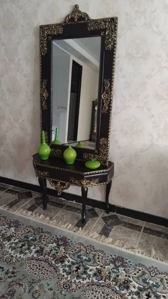 آینه وکنسول درحد نو|مبلمان خانگی و میز عسلی|کامیاران, |دیوار