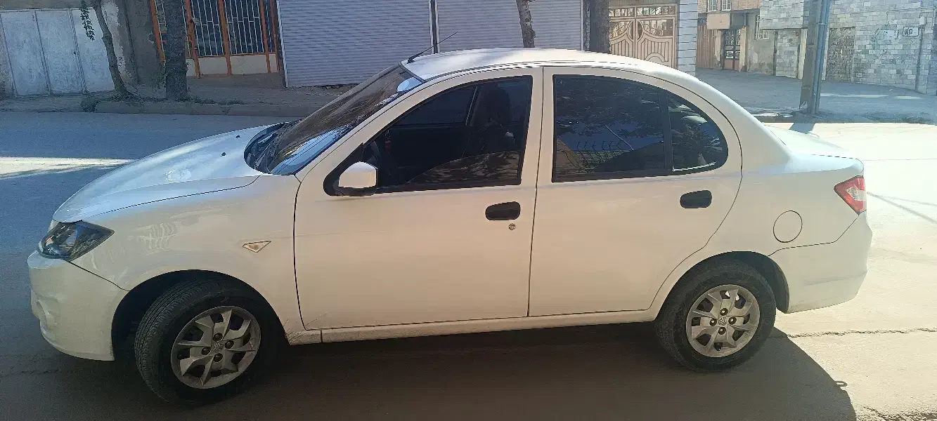 ماشین ساینا معمولی|خودرو سواری و وانت|بروجرد, |دیوار