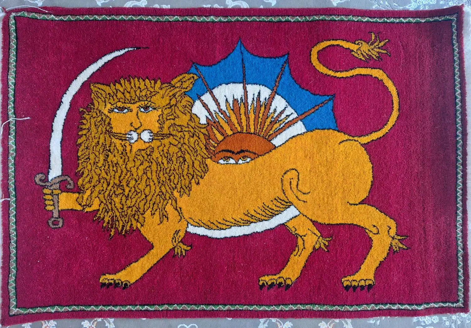 قالیچه شیر|فرش|سمیرم, |دیوار