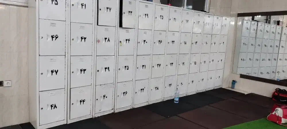 تعداد ۴۸عدد کمد باشگاهی ورق گالوانیزه سالم|جاکفشی، کمد، دراور|سمیرم, |دیوار