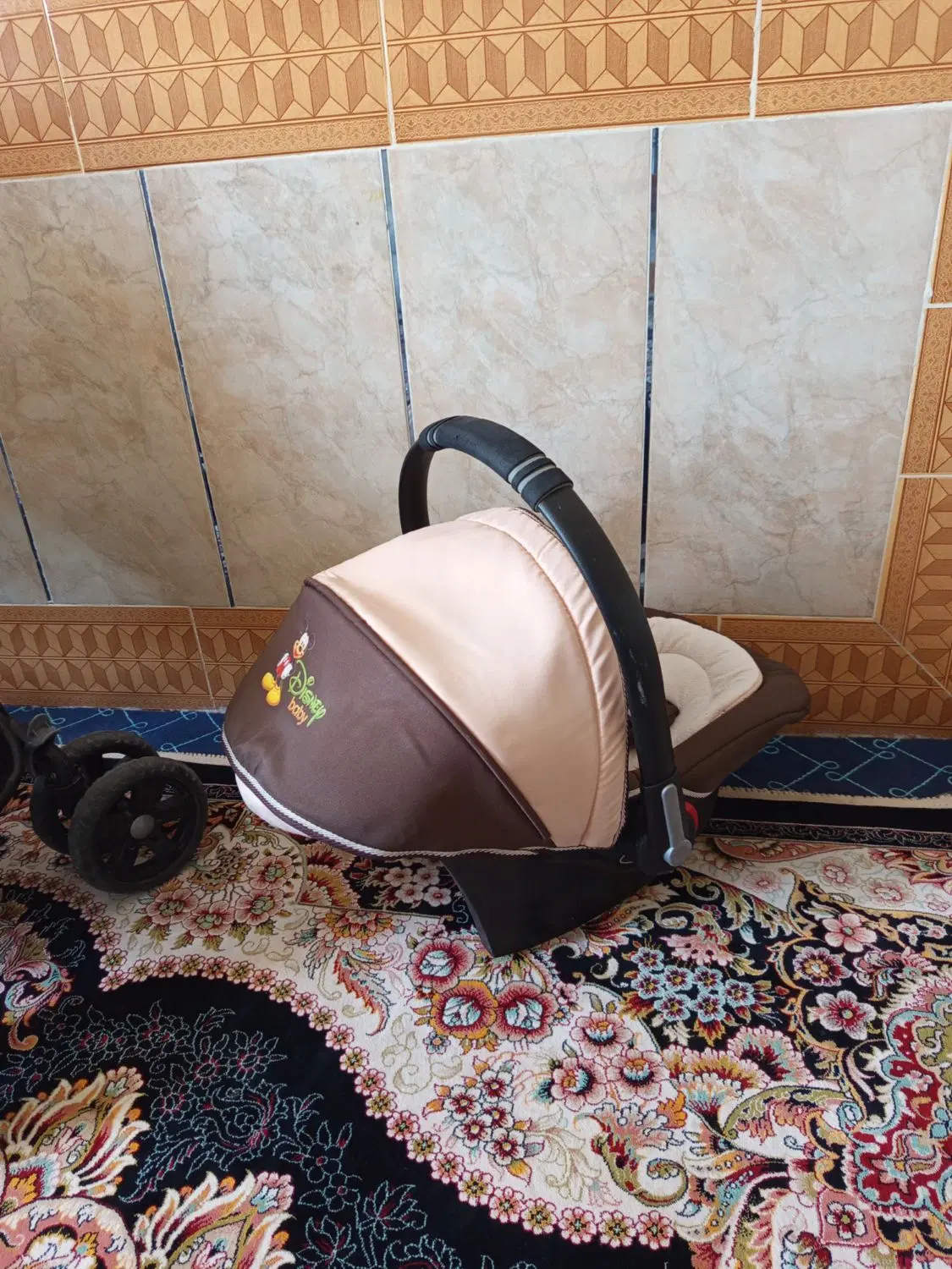 کریر نو|کالسکه و لوازم جانبی|یاسوج, |دیوار