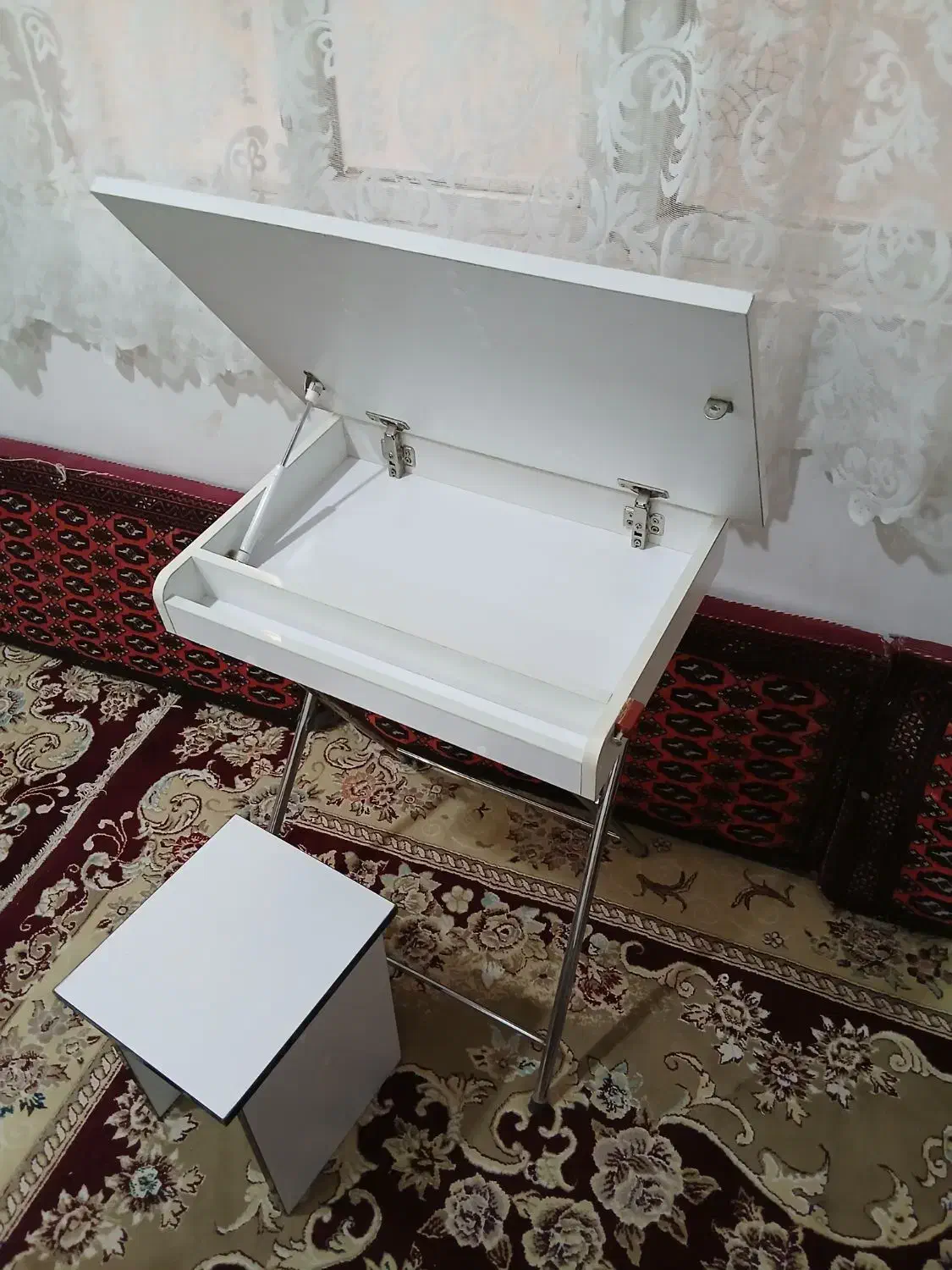 میز و صندلی تحریر|میز تحریر و کامپیوتر|قم, نیروگاه|دیوار