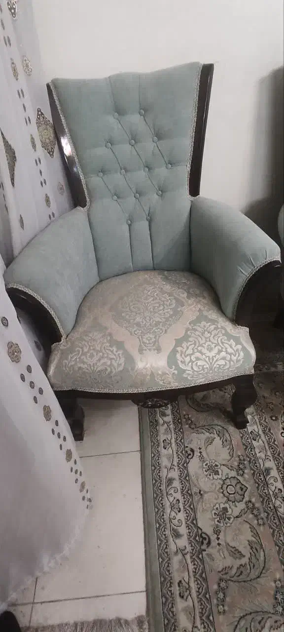 ۲دست مبل استیل نو|مبلمان خانگی و میز عسلی|اصفهان, باغ دریاچه|دیوار