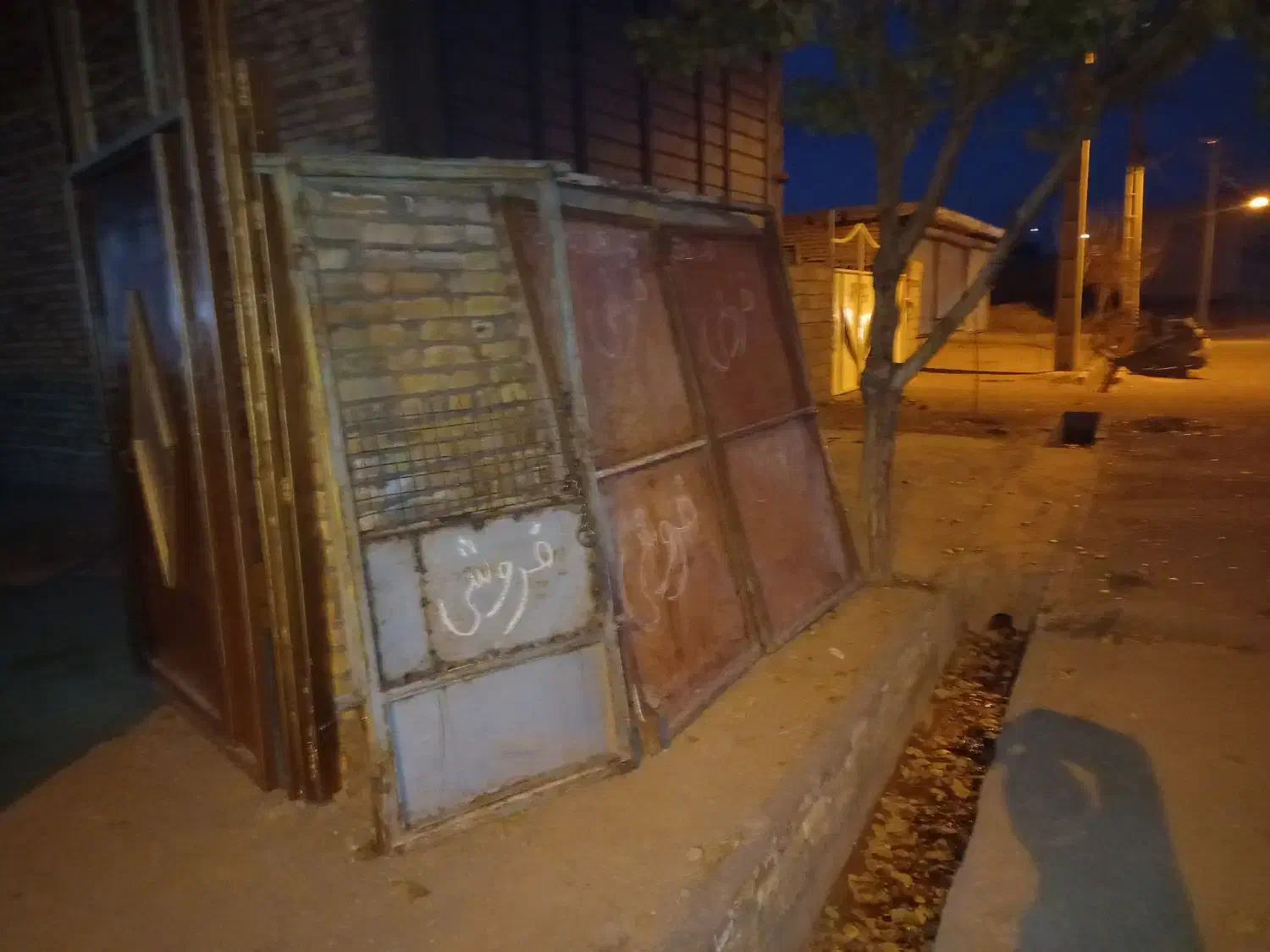 درب آهنی سالم|مصالح و تجهیزات ساختمان|بزینه رود, |دیوار