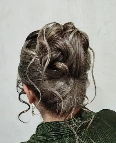 اریشگری|خدمات آرایشگری و زیبایی|میانه, |دیوار