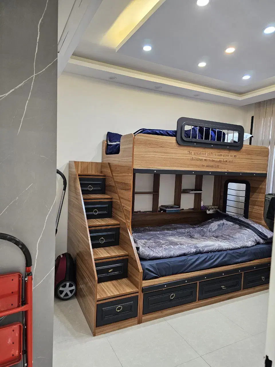 ۶۰ متر در حد نوساز/غرق نور (بدون مشابه)