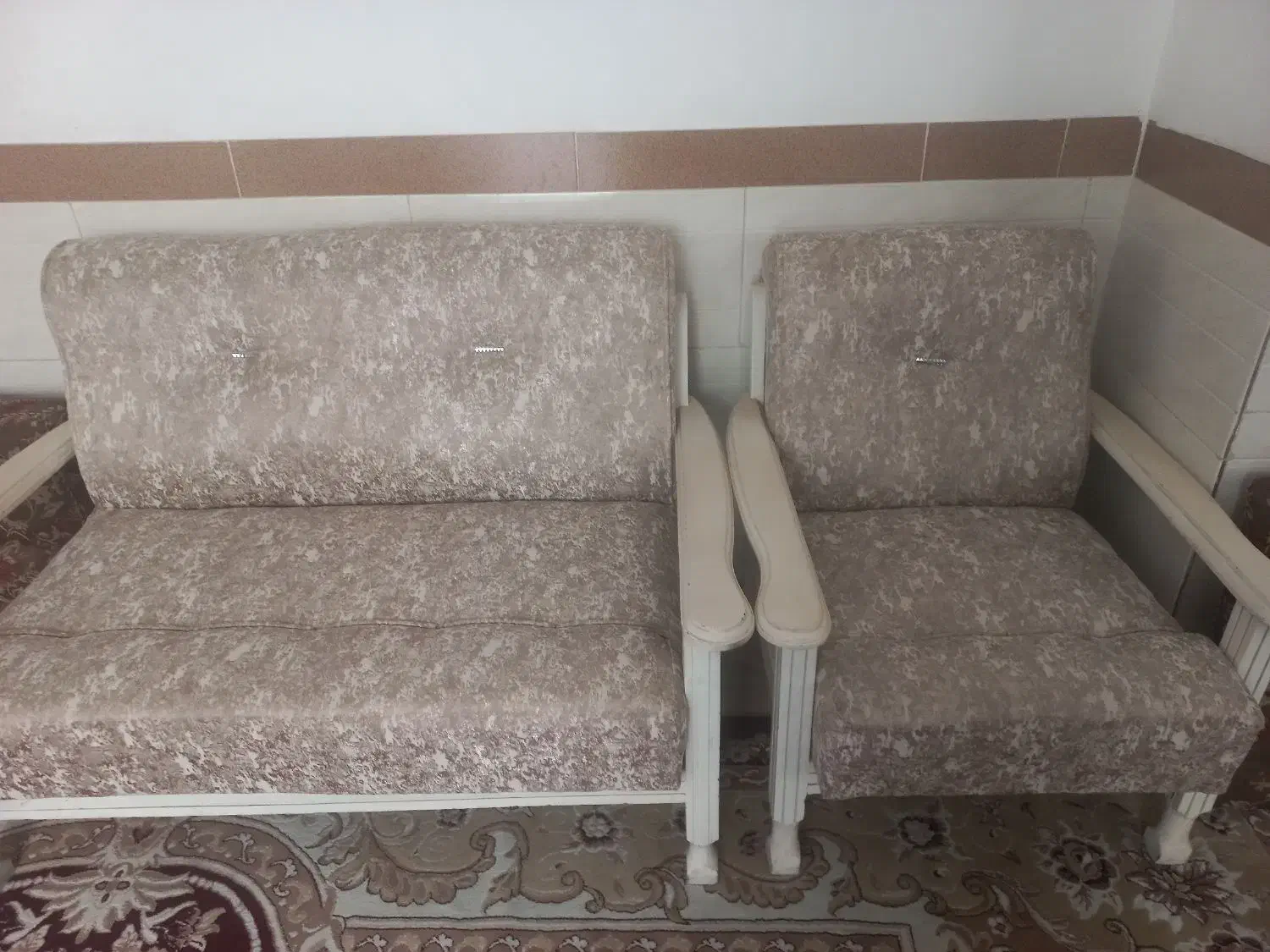 مبل نیم ست|مبلمان خانگی و میز عسلی|یزد, |دیوار