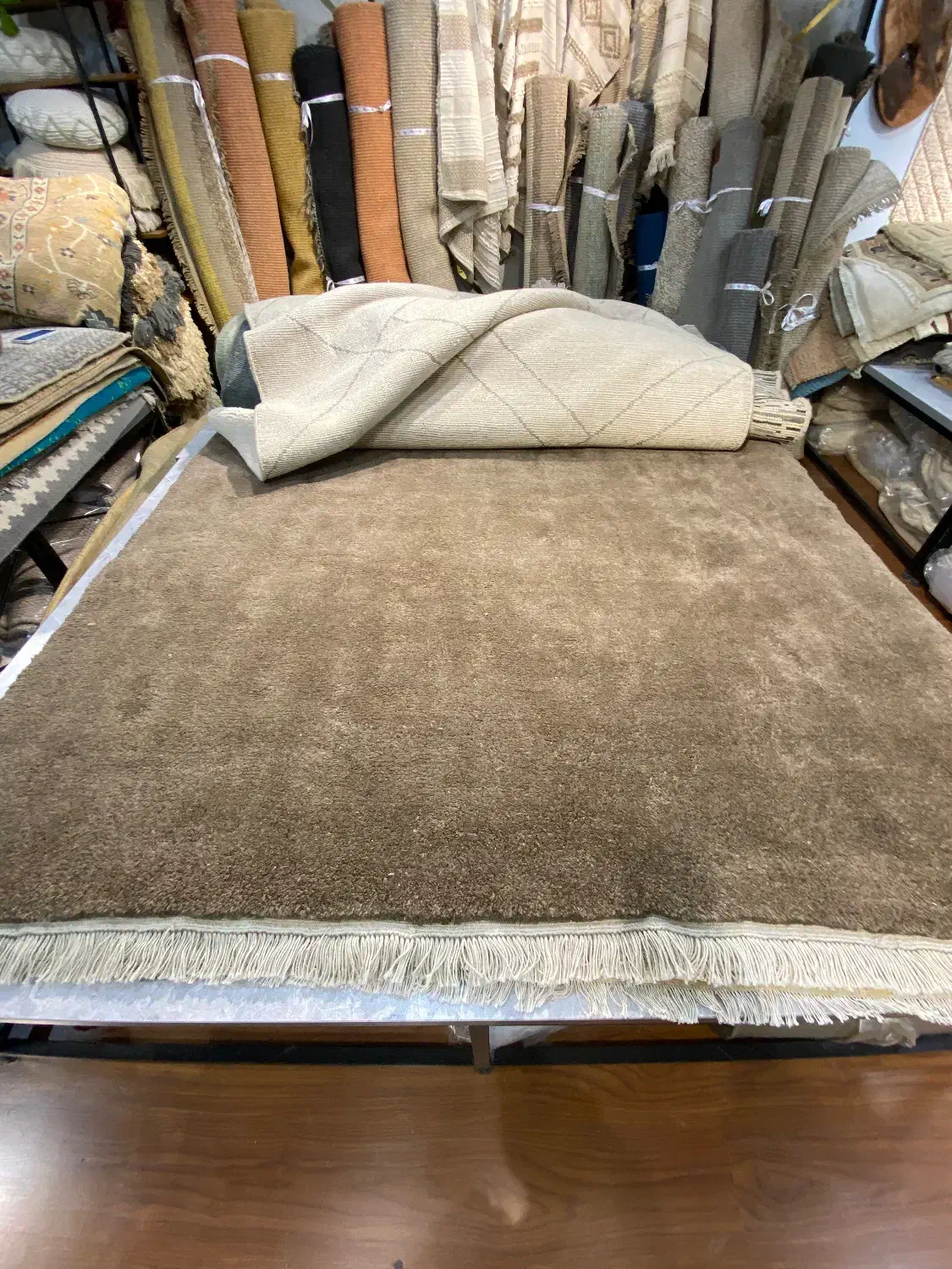 فرش تمام دستبافت نخ دستریس رنگرزی گیاهی|فرش|تهران, اوقاف|دیوار