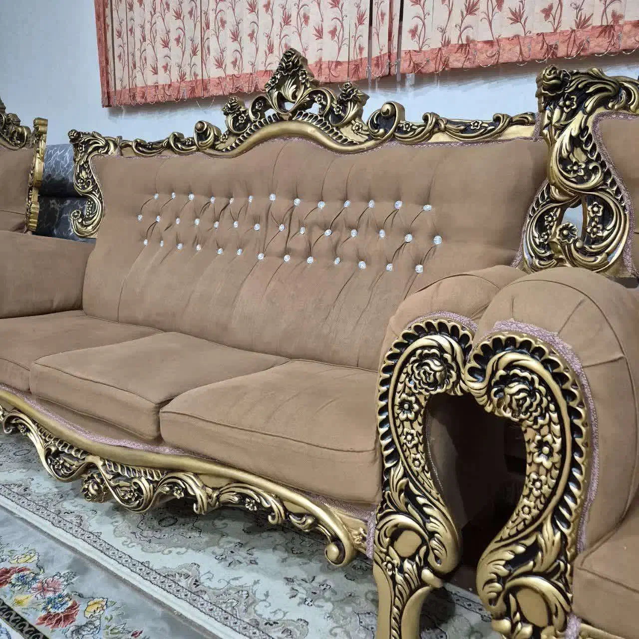 مبلمان۹نفره سلطنتی بامیزعالی درحدنو|مبلمان خانگی و میز عسلی|شهرکرد, |دیوار