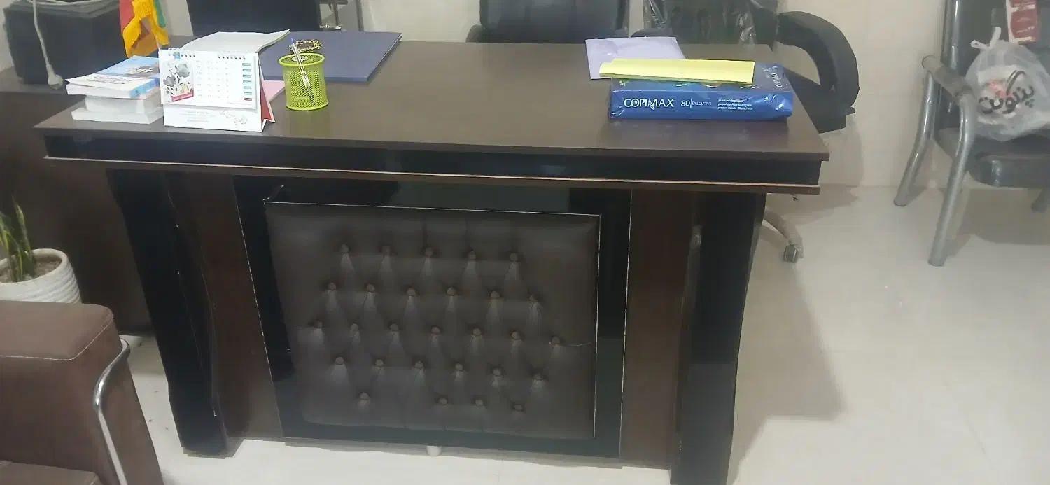 میز مدیریت و صندلی انتظار|دفتر کار|شاهینشهر, شهرک میلاد|دیوار