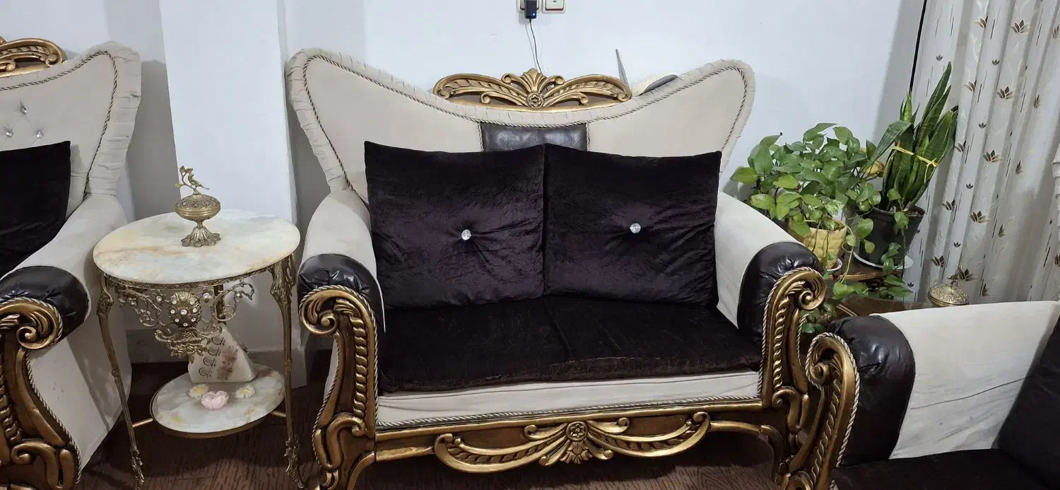 مبل|مبلمان خانگی و میز عسلی|میانه, |دیوار