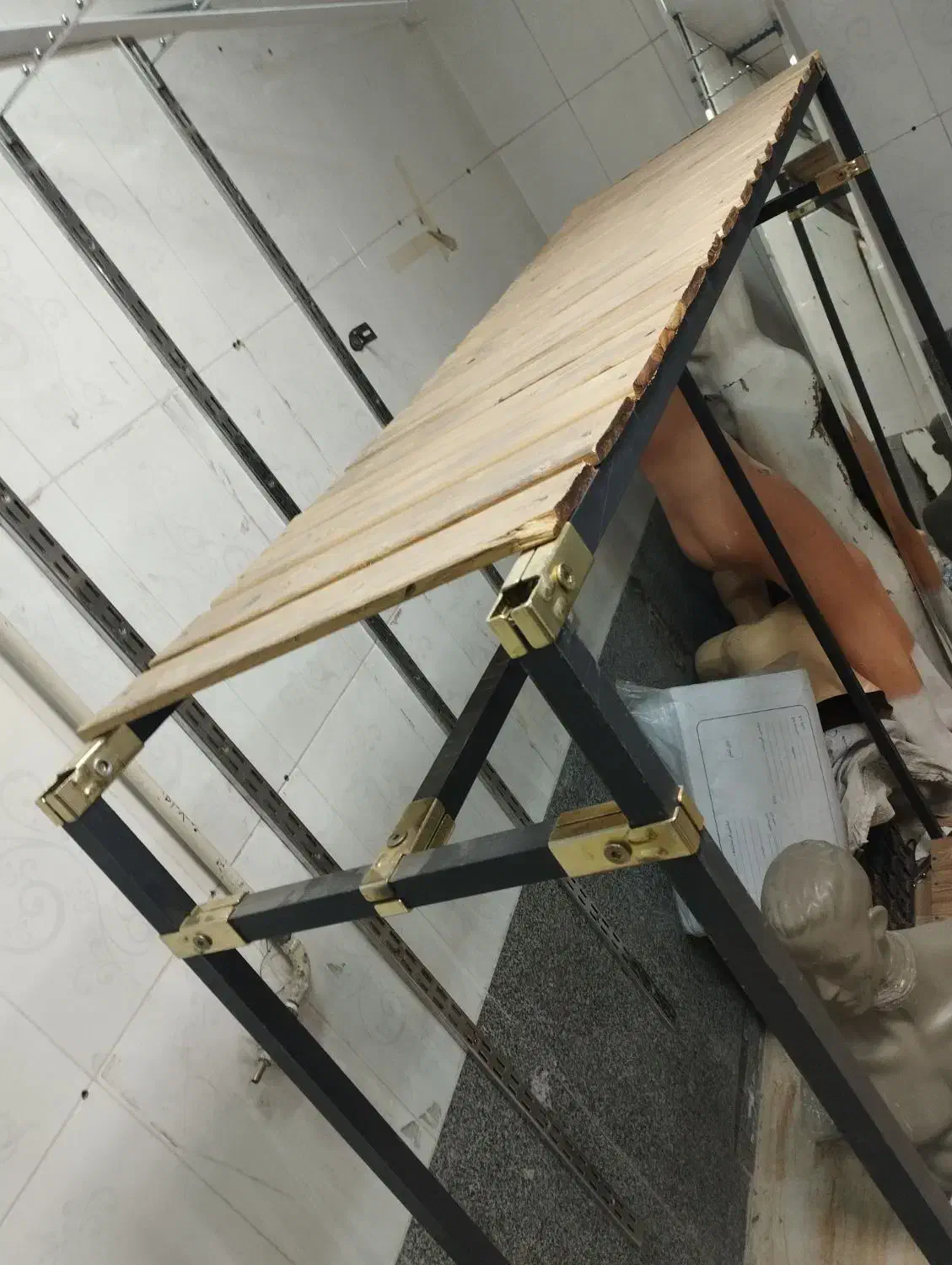 طبقه ورگال به علت کمبود جا فروخته میشود|کتابخانه، شلف، قفسه‌های دیواری|مشهد, نوید|دیوار