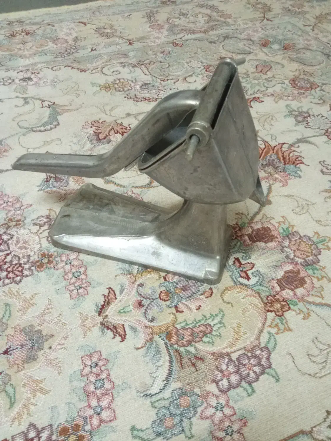 آبمیوه گیری دستی آلومینیومی وچدنی|آبمیوه‌گیر و آب‌مرکبات‌گیر|اردبیل, |دیوار