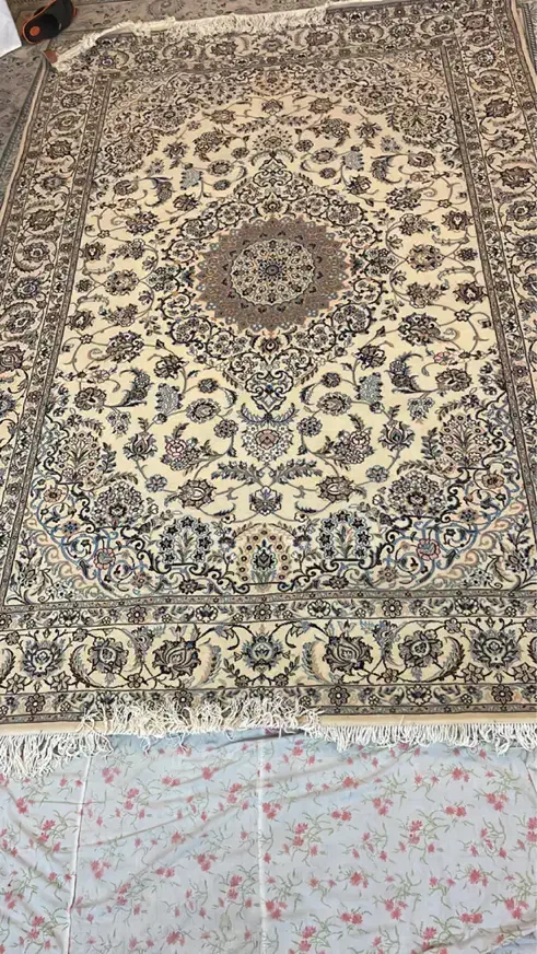 فرش دستباف کرک و ابریشم|فرش|اصفهان, سپاهان‌شهر|دیوار