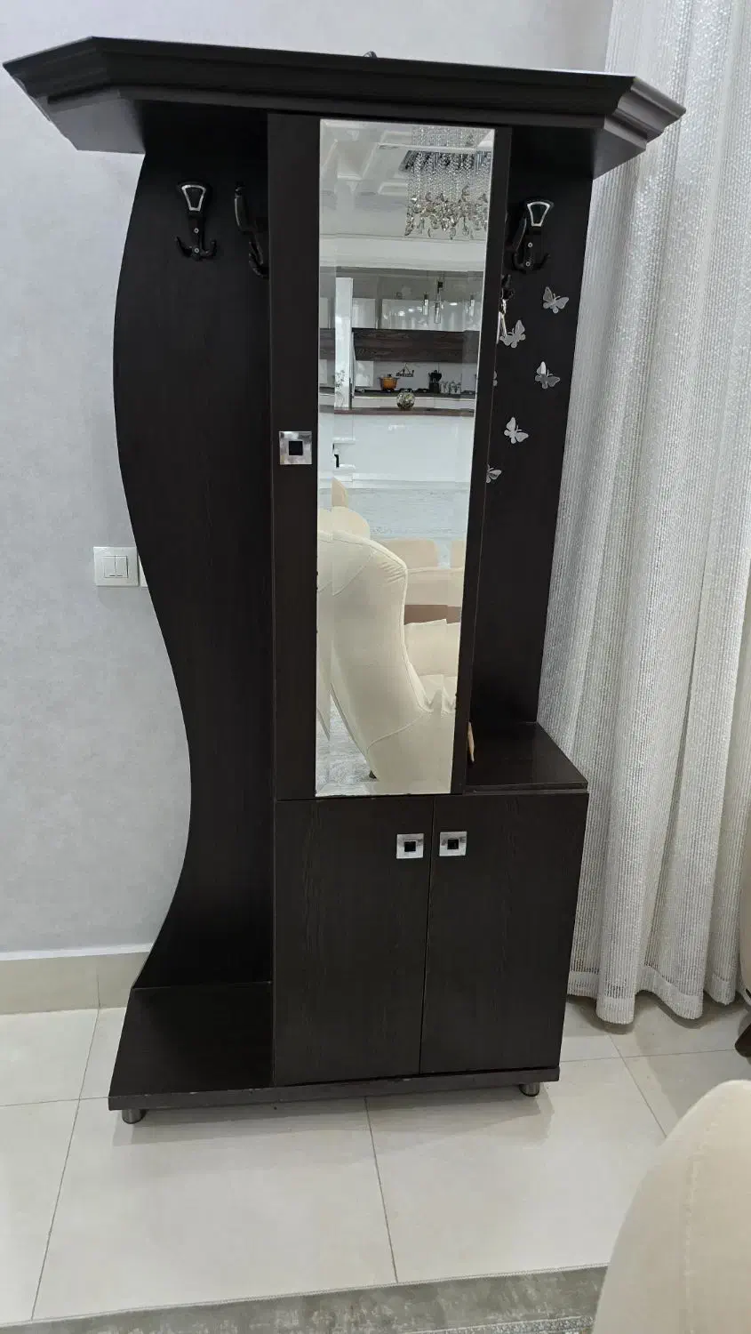 جاکفشی|جاکفشی، کمد، دراور|شوش, |دیوار