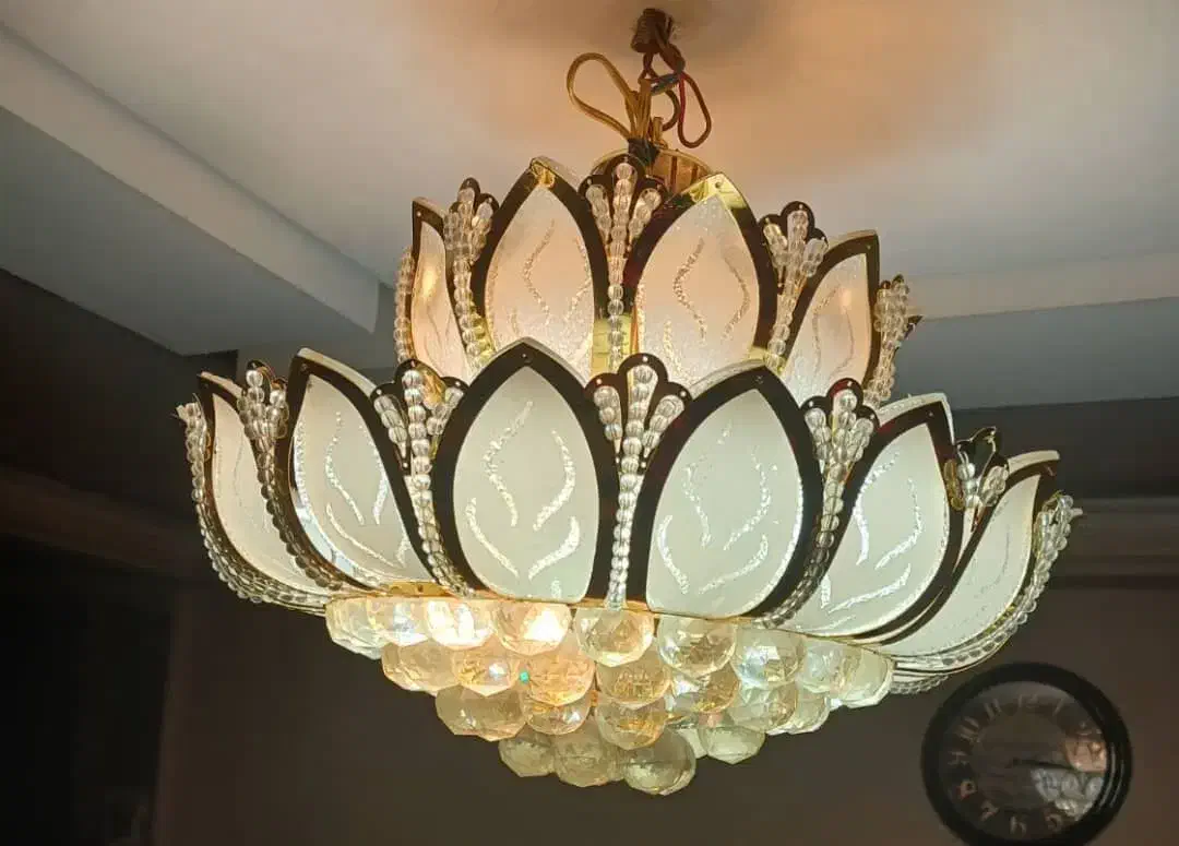 لوستر خورشیدی بزرگ|لوستر و چراغ آویز|تهران, دستغیب|دیوار