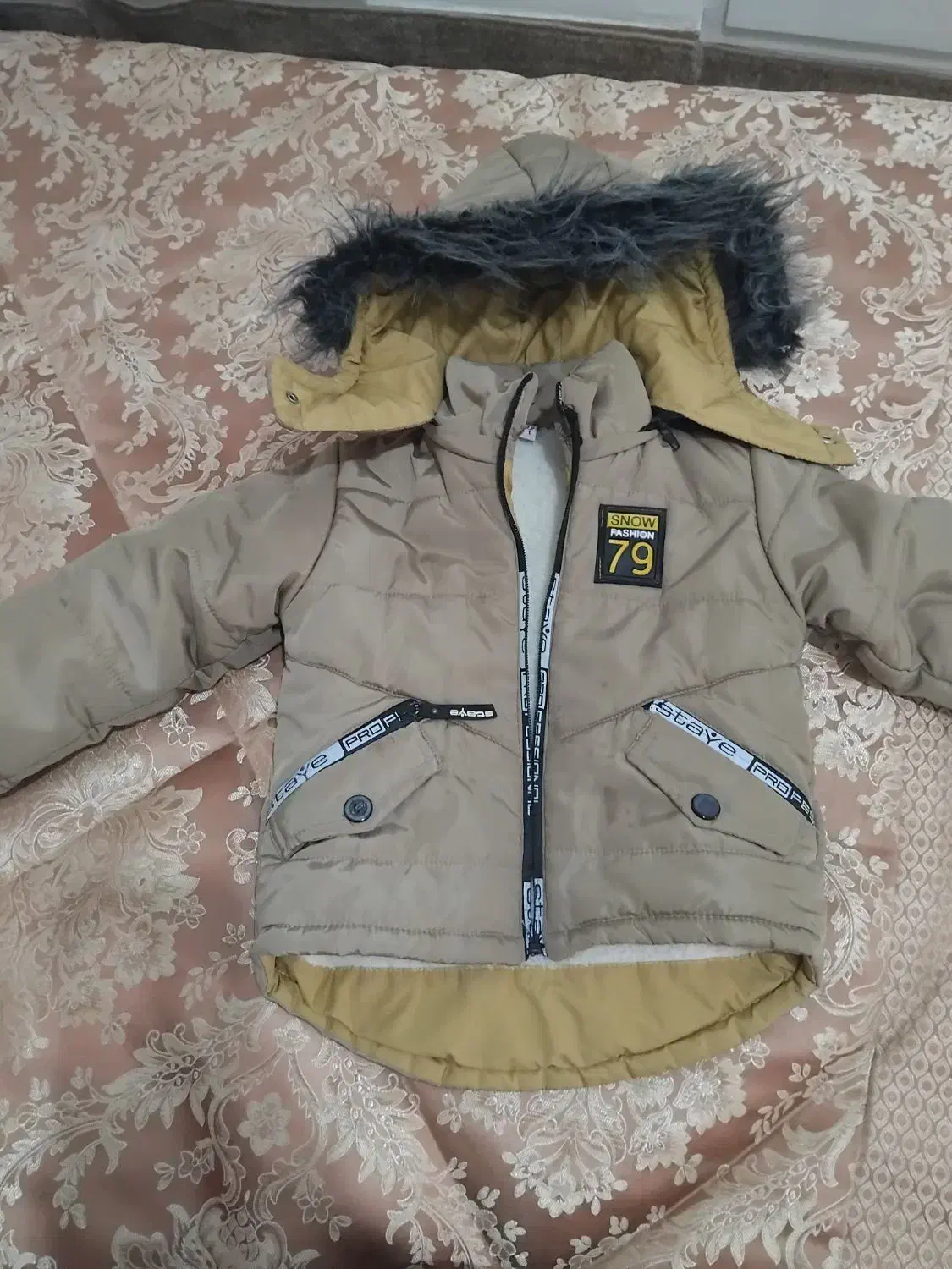 کاپشن بچگانه ۲ عدد|کفش و لباس بچه|پاکدشت, پاکدشت (مامازند)|دیوار