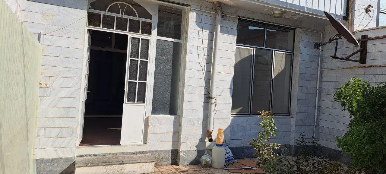 حیاط مسکونی همکف در بلوار حاجیسنلو وصال۲|اجارهٔ خانه و ویلا|خوی, |دیوار