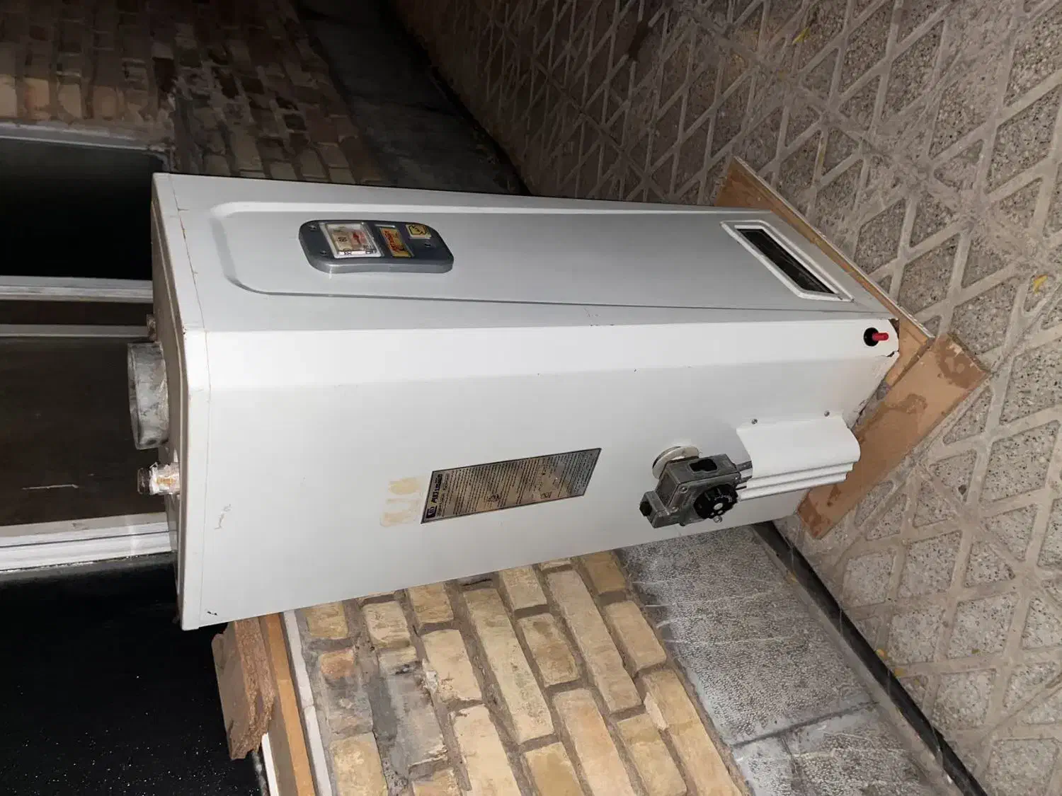 ابگرمکن مخزنی در حد نو|آبگرمکن، پکیج، شوفاژ|سمنان, |دیوار