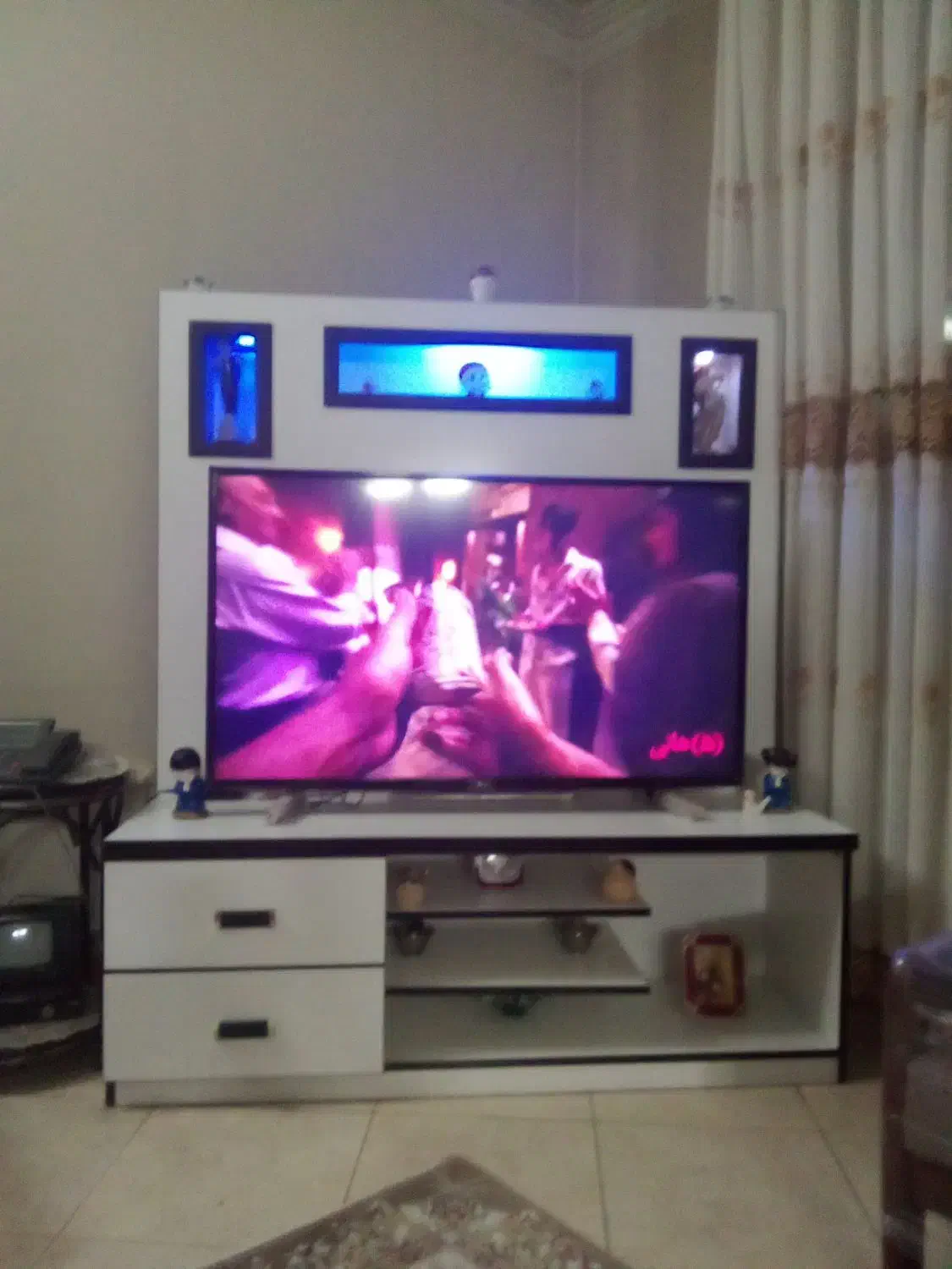 میز تلوزیون دو تیکه|میز تلویزیون|مشهد, نیروی هوایی|دیوار