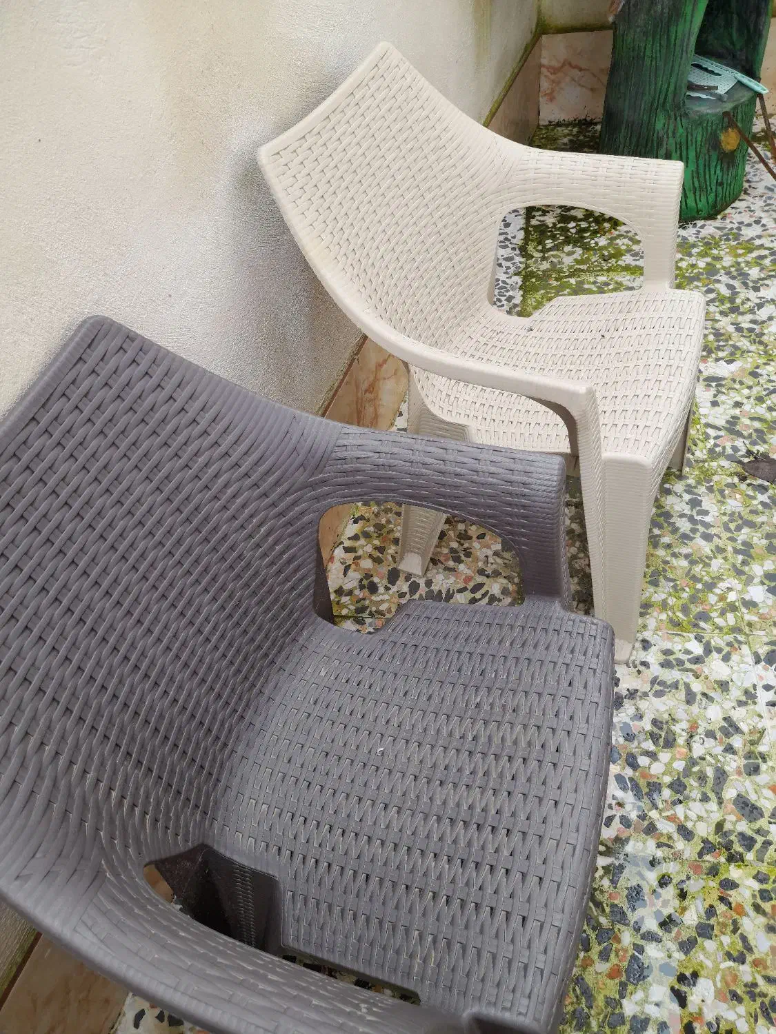 میز صندلی|کافی‌شاپ و رستوران|رشت, حومه رشت|دیوار