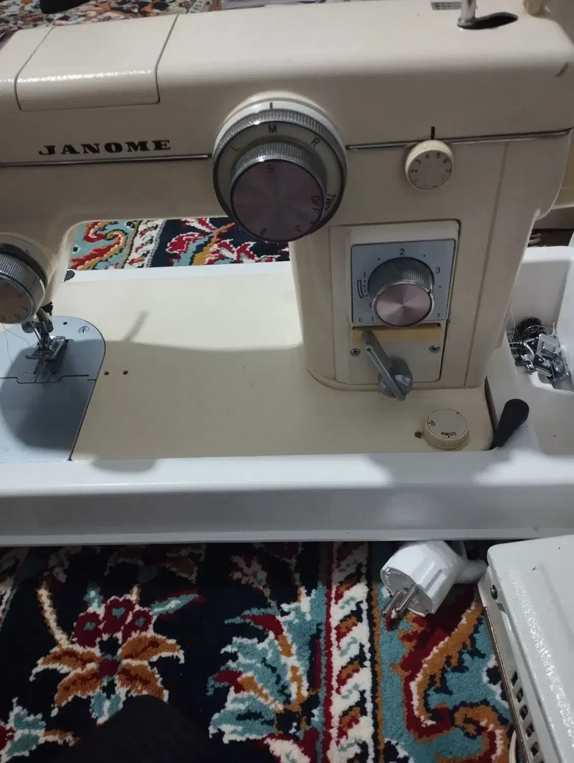 چرخ ژانومه ۸۰۲وسردوز جکوار|چرخ خیاطی و ریسندگی|تایباد, |دیوار