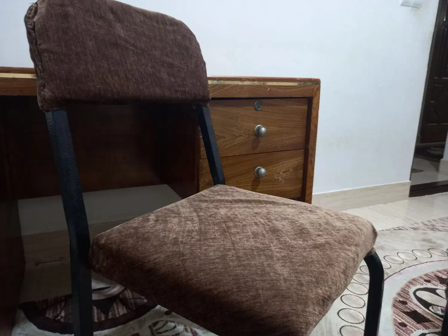 میز و صندلی|میز تحریر و کامپیوتر|قائم‌شهر, |دیوار