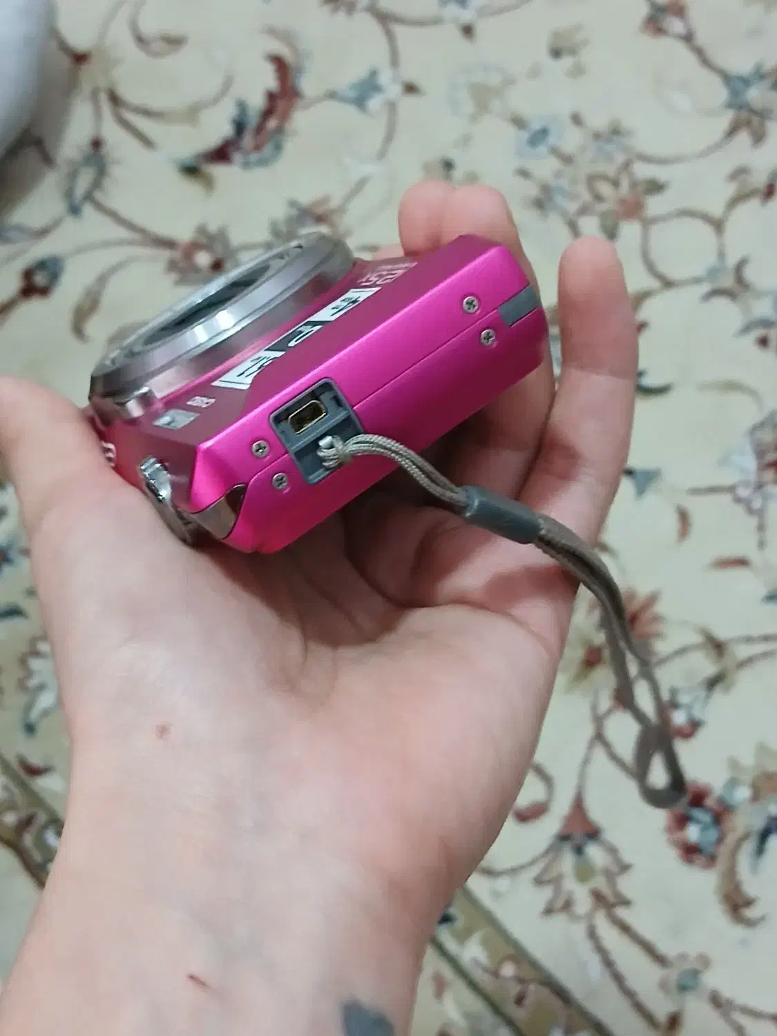 دوربین CASIO|دوربین عکاسی و فیلم‌برداری|پرند, فاز ۴|دیوار