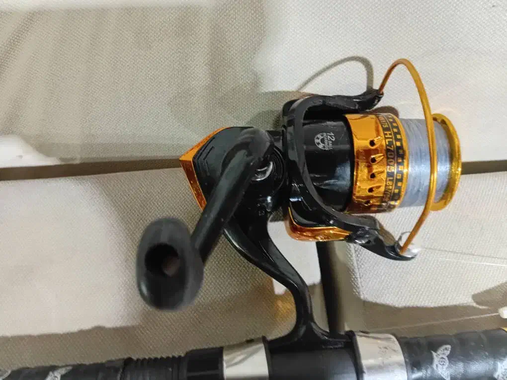 چوب و چرخ و لوازم تکمیل ماهیگیری یکجا باهم|ماهیگیری|رشت, حومه رشت|دیوار