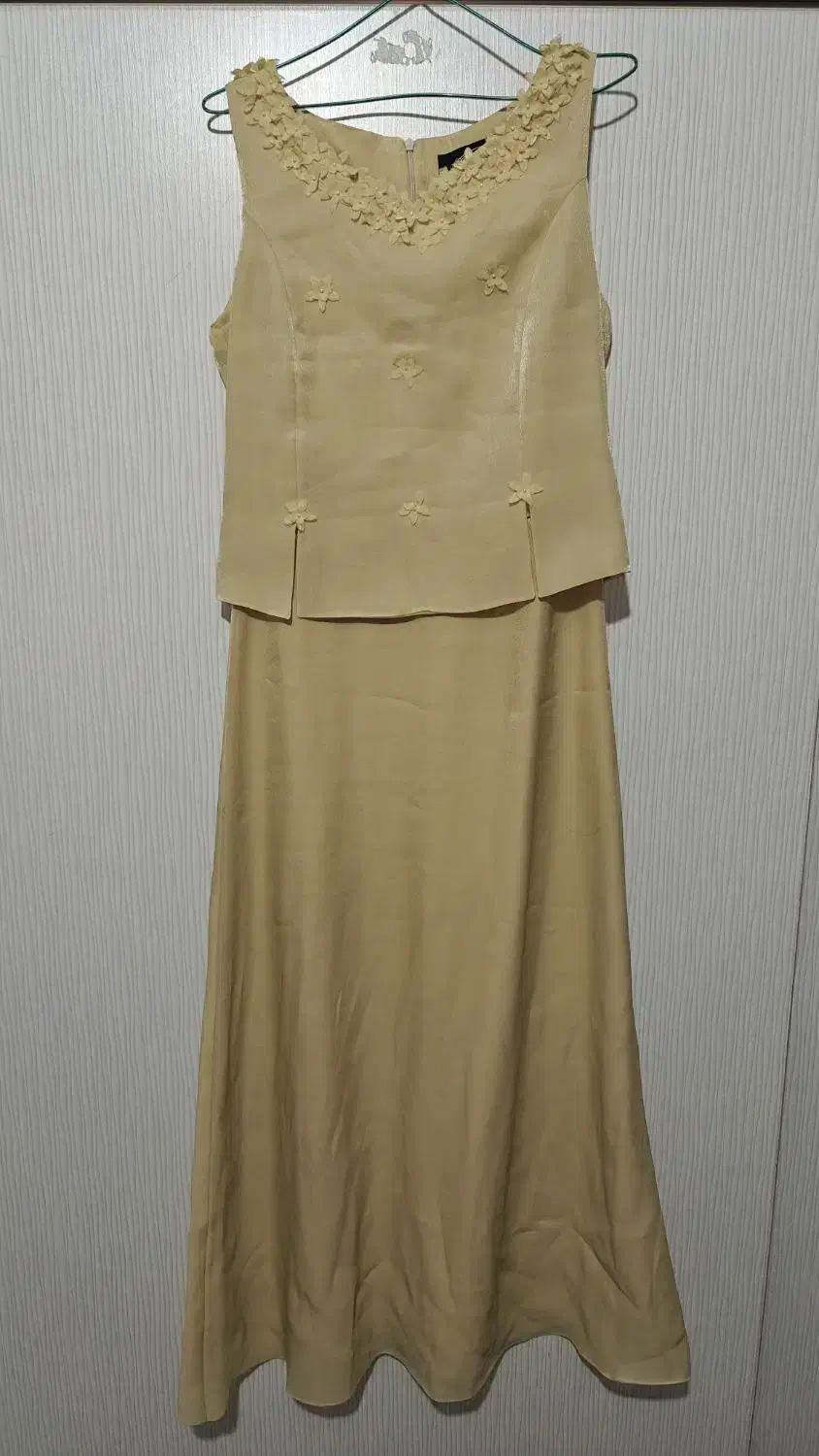 پیراهن مجلسی|لباس|پردیس, فاز ۳|دیوار