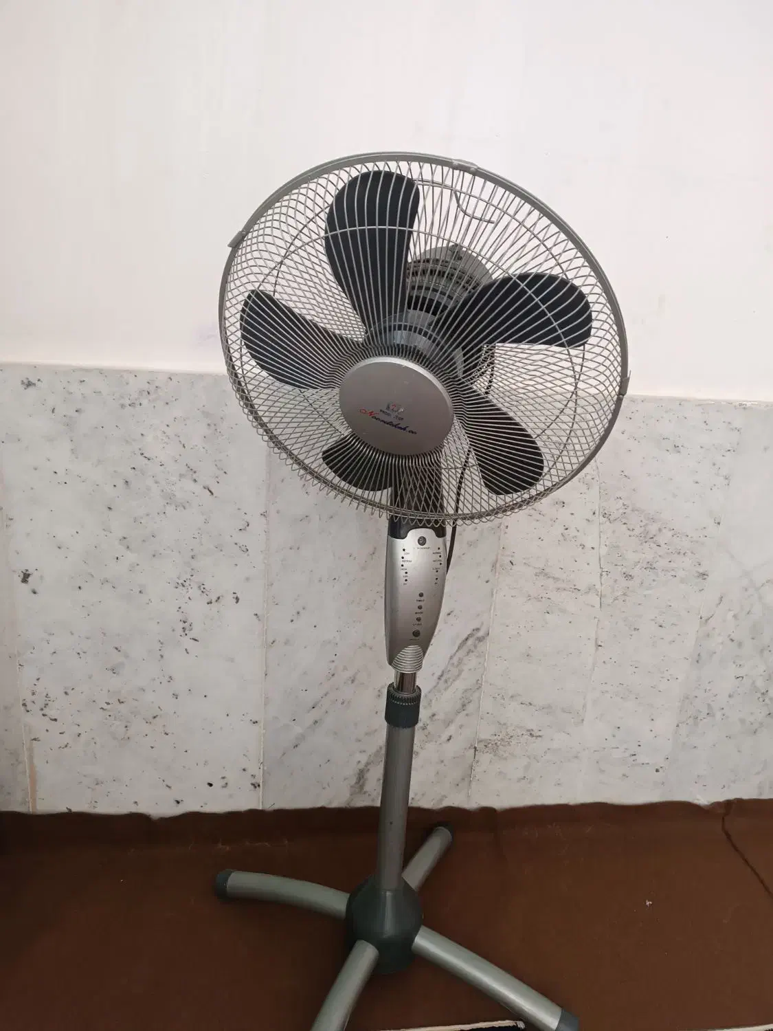 پنکه|پنکه و تصفیهکنندهٔ هوا|سبزوار, فقیه سبزواری|دیوار